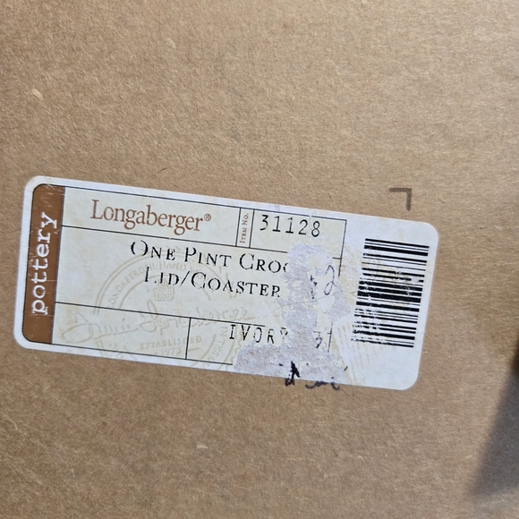 The Longaberger Woven Traditions 1-Pint Salt Crock Lid / Coaster in Ivory. - Picture 2 of 5